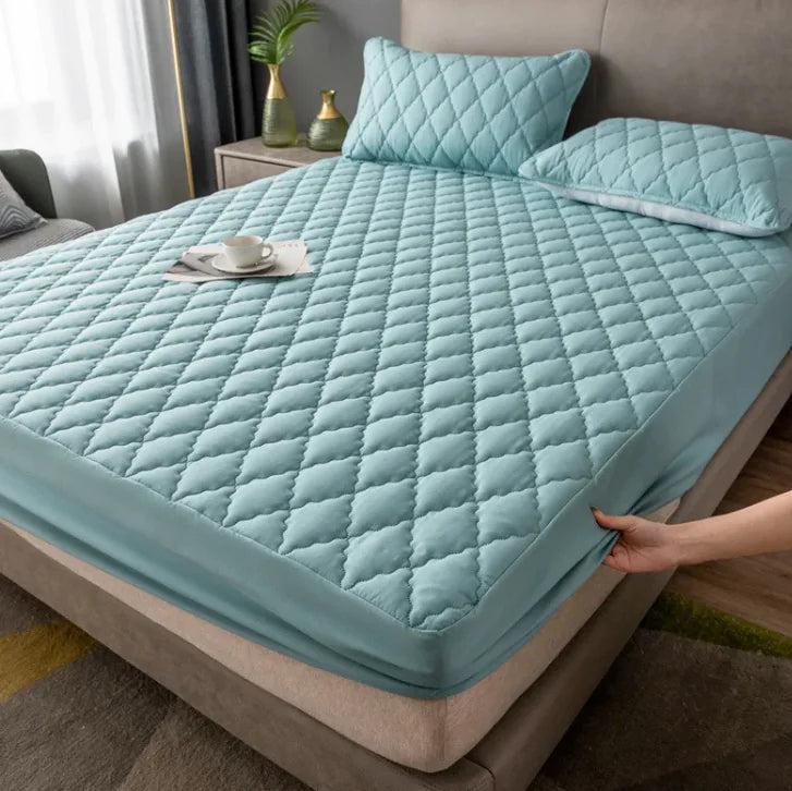 Waterproof Velvet Mattress Cover with Topper – Soft Bed Protector with Elastic Edges & Pillowcases
