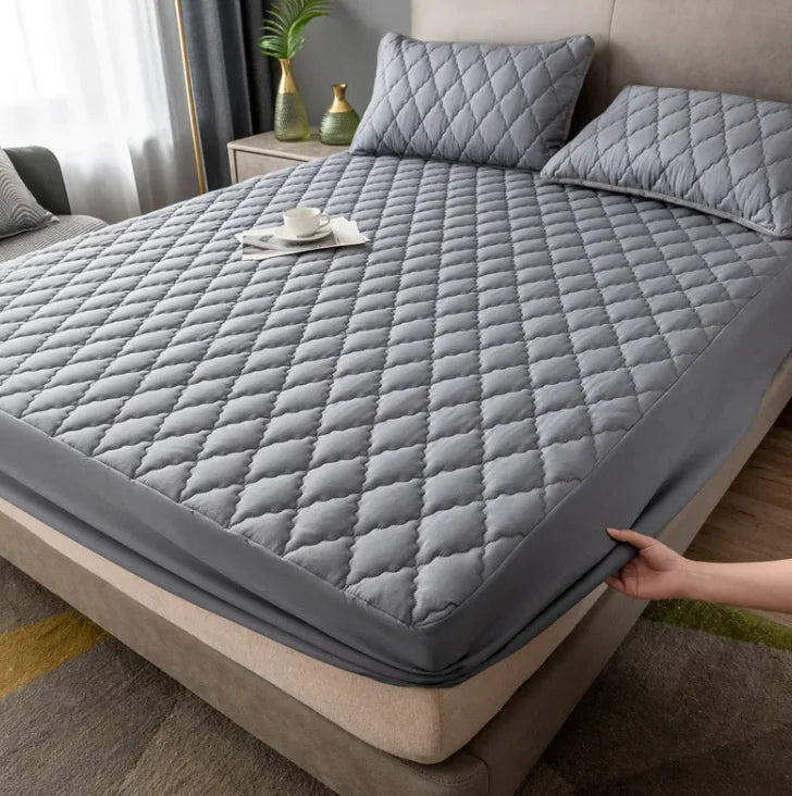 Waterproof Velvet Mattress Cover with Topper – Soft Bed Protector with Elastic Edges & Pillowcases