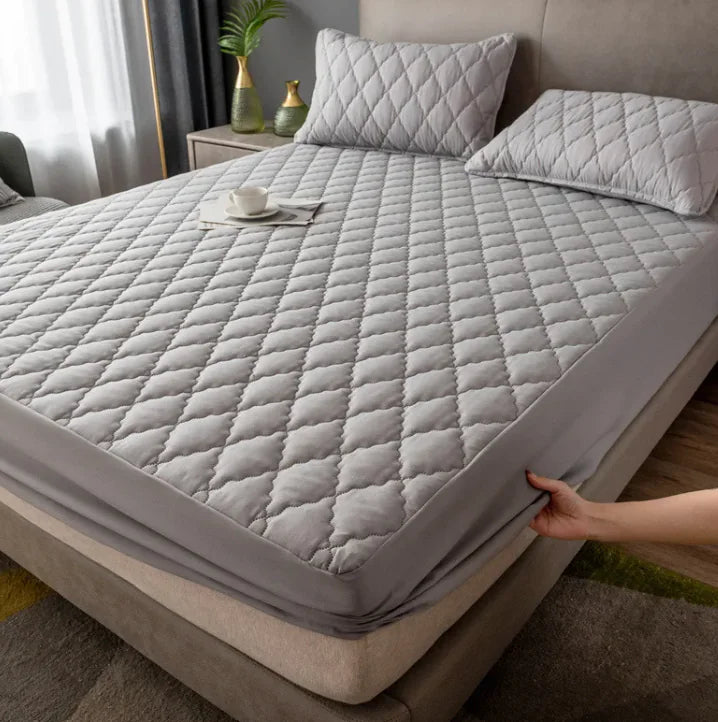 Waterproof Velvet Mattress Cover with Topper – Soft Bed Protector with Elastic Edges & Pillowcases