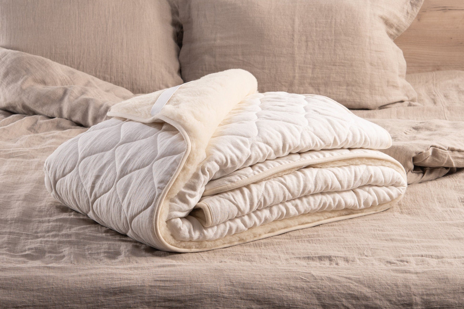 Natural Merino wool mattress protector-2
